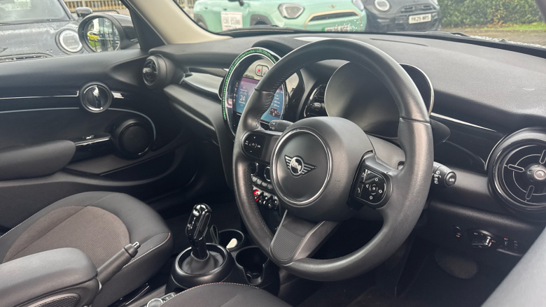 MINI Hatchback 1.5 Cooper Classic Premium 5dr Auto Petrol Hatchback